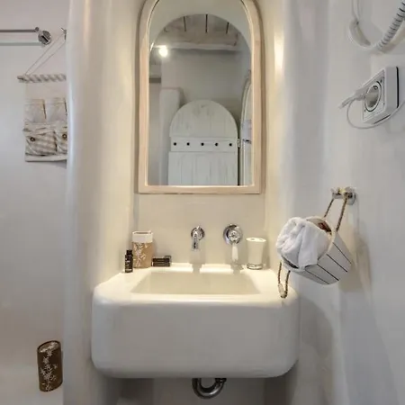 Honey & Cinnamon Luxury * Naxos City