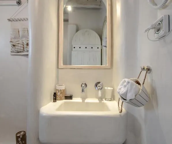 Honey & Cinnamon Luxury * Naxos City